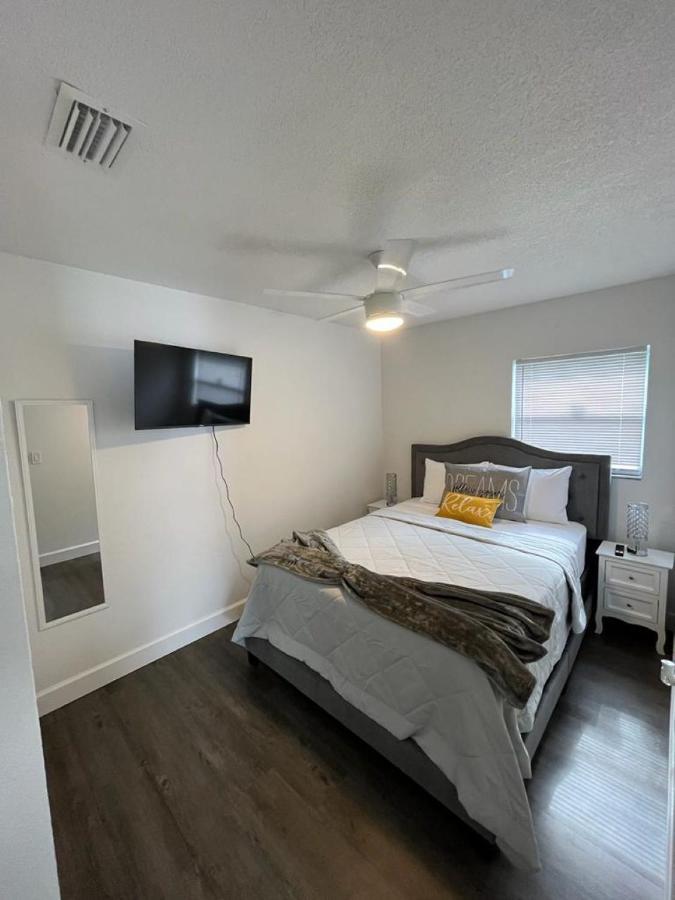 Incredible Comfortable Apartments Near The Airport And Beaches 탬파 외부 사진