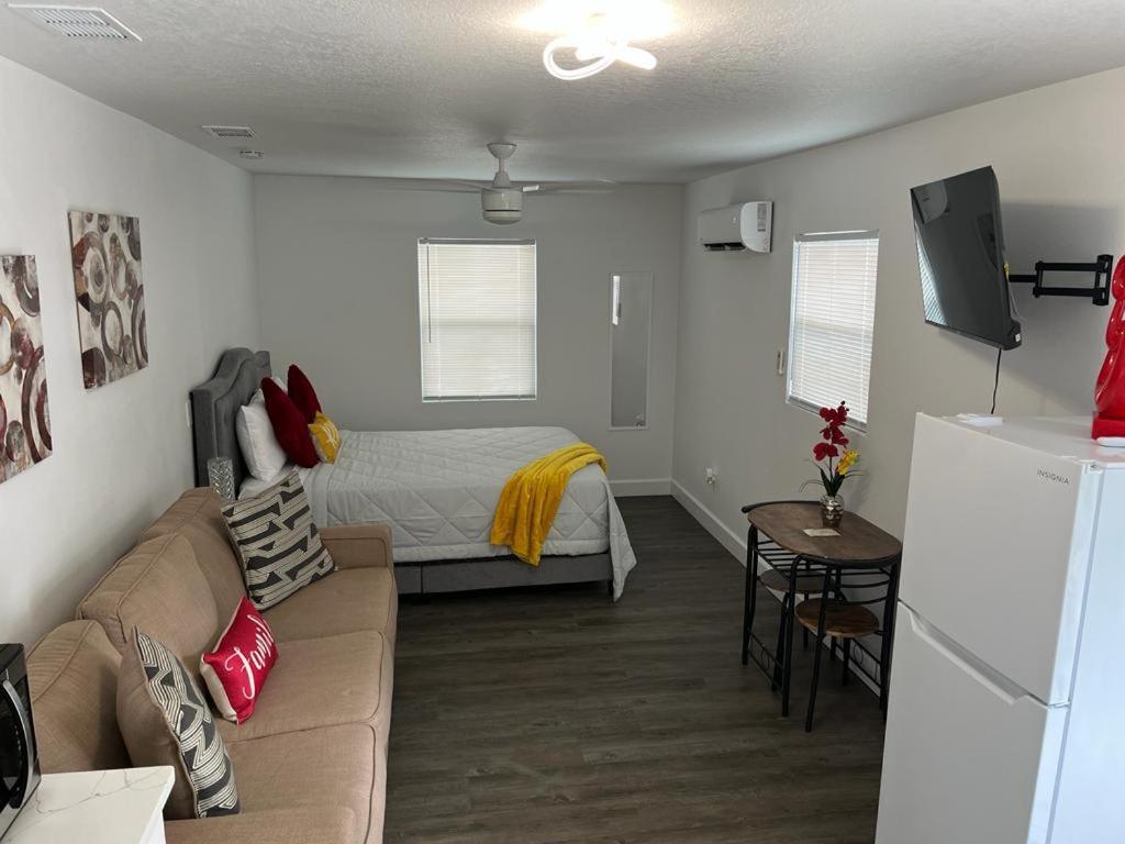 Incredible Comfortable Apartments Near The Airport And Beaches 탬파 외부 사진