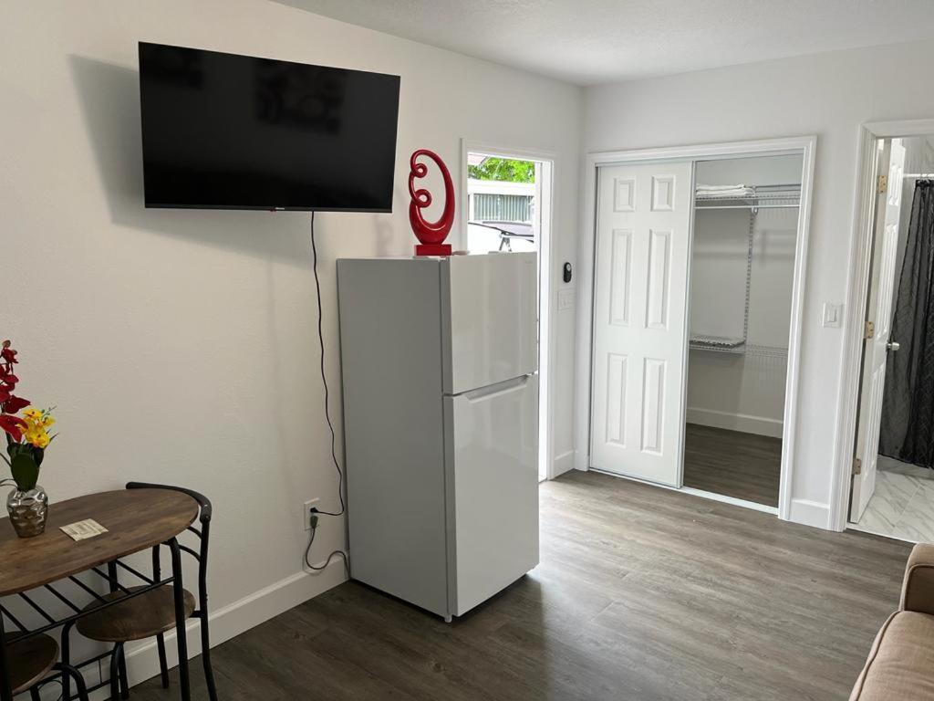 Incredible Comfortable Apartments Near The Airport And Beaches 탬파 외부 사진