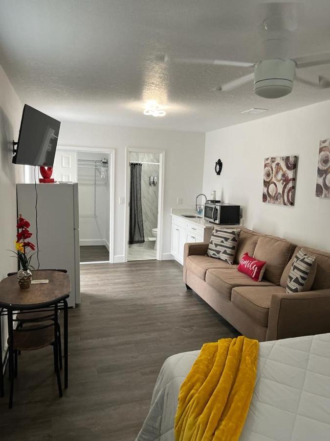 Incredible Comfortable Apartments Near The Airport And Beaches 탬파 외부 사진