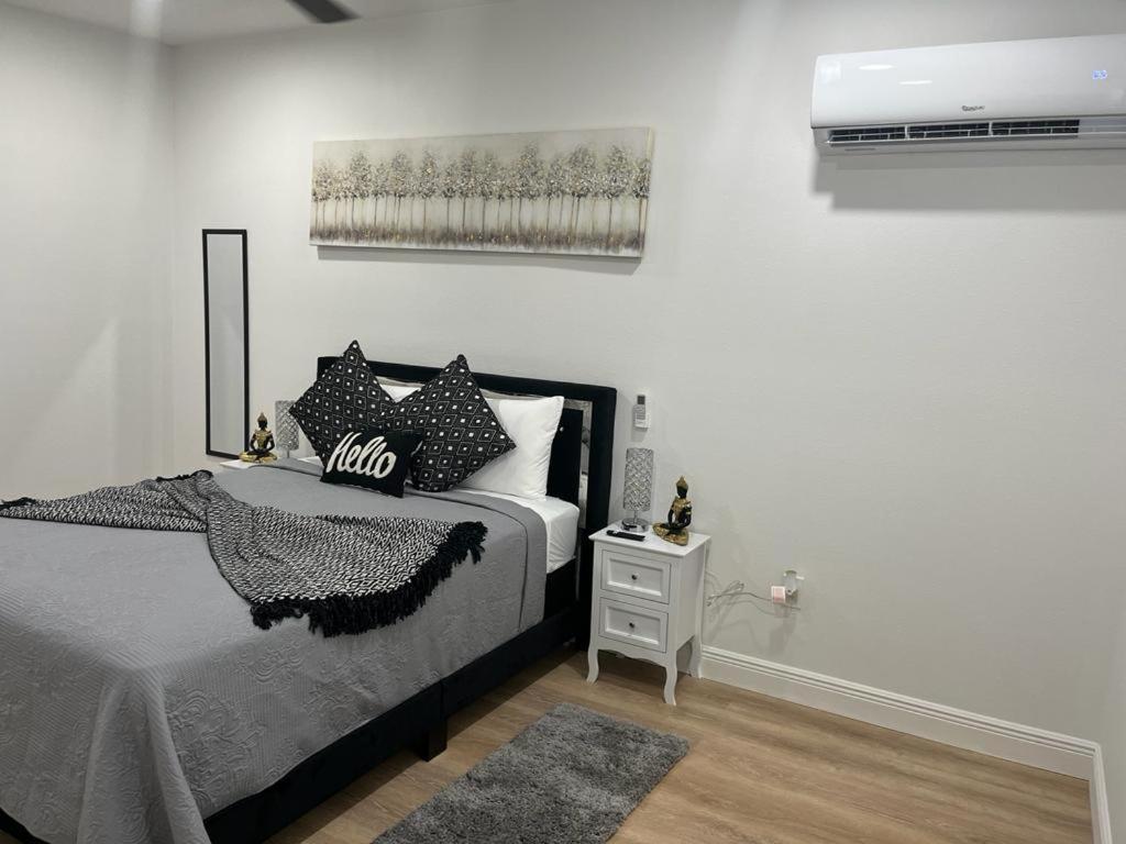 Incredible Comfortable Apartments Near The Airport And Beaches 탬파 외부 사진